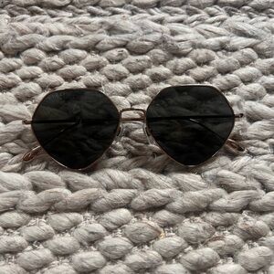 Gucci Black and Gold Women's Sunglasses